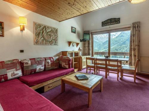 Apartment (9 Adults)