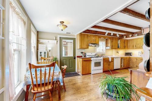 House At Dream Barn Hollow in Chester, USA