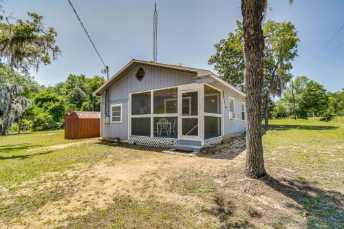 Pet-Friendly Fort McCoy Cabin with Fire Pit! in East Palatka (FL)
