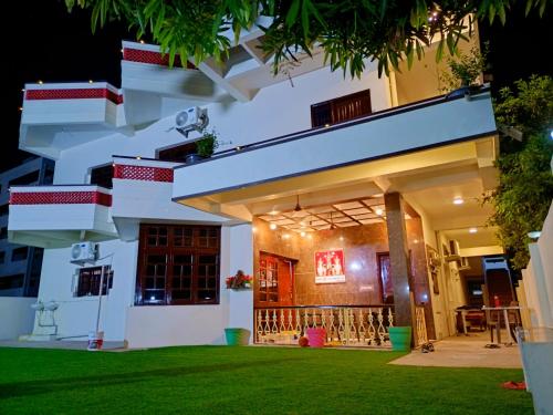 Penthouse King Size - Tirupati
