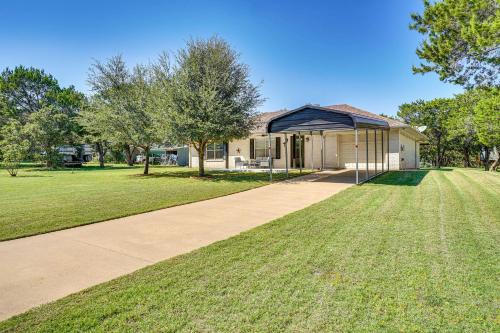 Lovely Lakeside Cottage with Park and Dock Access! - main image