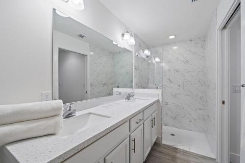 New! Few Minutes To Downtown, 10 To The Beach! in West Palm Beach, USA