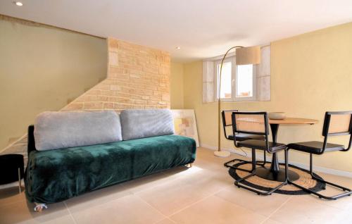 1 Bedroom Cozy Home In Codolet cottage Codolet