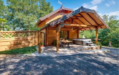 Viesnīcas āriene, Lovely Home In Donja Lomnica With Sauna in Starjak