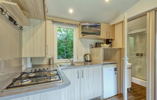virtuve, Lovely Stacaravan In Irrhausen in Irrhausen