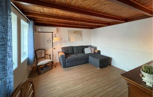 2 Bedroom Lovely Home In Borhaug in Borhaug