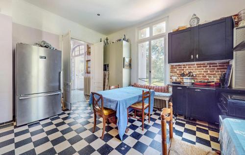 廚房, Lovely Home In La Chapelle Sur Dun in 拿卓柏瑞丹