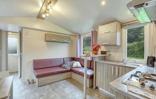 virtuve, Lovely Stacaravan In Irrhausen in Irrhausen