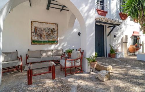 外部景觀, Luxurious Home In Santaella in 普恩特格尼爾