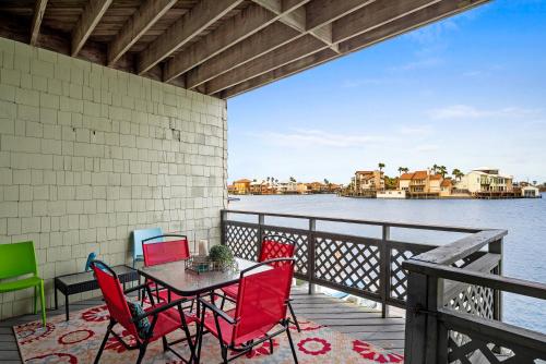 High Tide - Water view and Boat Slip! in Padre Island, USA