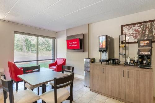บริการและสิ่งอำนวยความสะดวก, Red Roof Inn Doswell - Kings Dominion in ดอสเวลล์ (เวอร์จิเนีย)