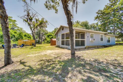 Pet-Friendly Fort McCoy Cabin with Fire Pit! in East Palatka (FL)