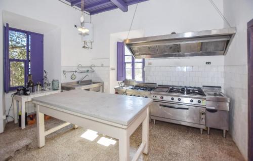 廚房, Awesome Home In Ronciglione With Wifi in 隆齊里奧內