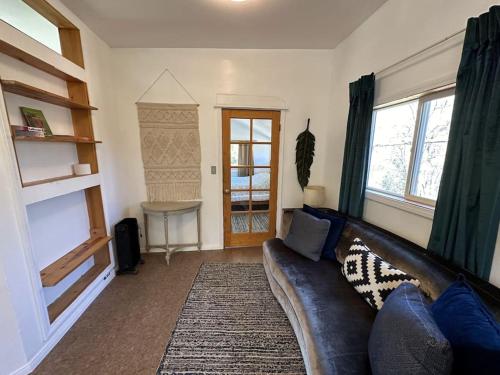 Topanga Panoramic View Loft with Trails & Creeks in Topanga, USA