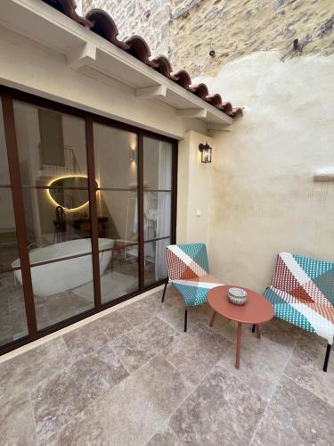 Rõdu/terrass, Pool Suite in Vallabregues