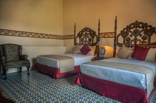 2 double beds