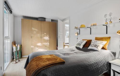 2 Bedroom Lovely Home In Hadsund in Hadsund