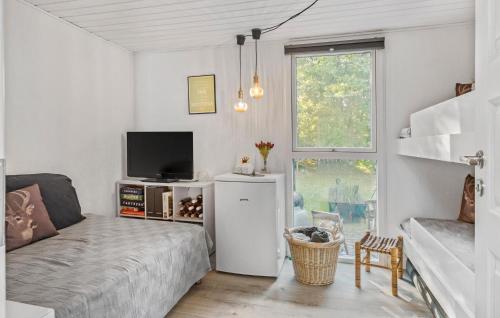 2 Bedroom Lovely Home In Hadsund in Hadsund