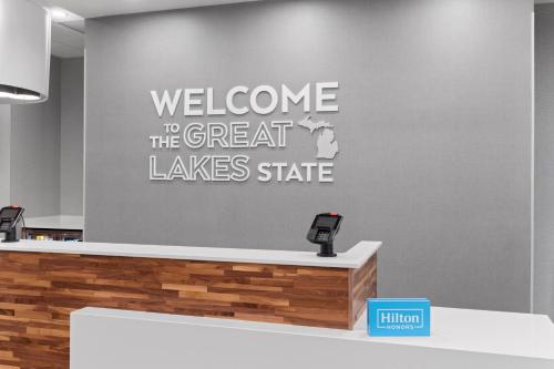 Lobi, Hampton Inn by Hilton Saline in Okemos