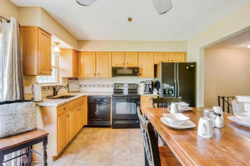 Cozy Missouri Retreat with Deck and Grill, Near Hiking Cozy Missouri Retreat with Deck and Grill, Near Hiking