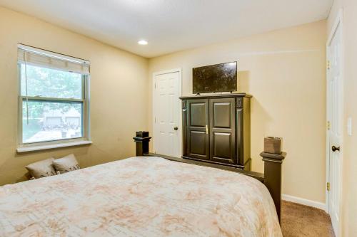 Cozy Missouri Retreat with Deck and Grill, Near Hiking Cozy Missouri Retreat with Deck and Grill, Near Hiking