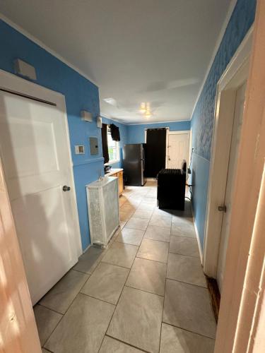 Fidelia Halos Room Queen Bed, Minutes from Newark Liberty International Airport and Newark Penn Station in Newark, USA