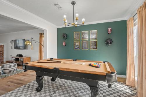 5BD Texas Charm - Play Ball Theme & Backyard, College Station