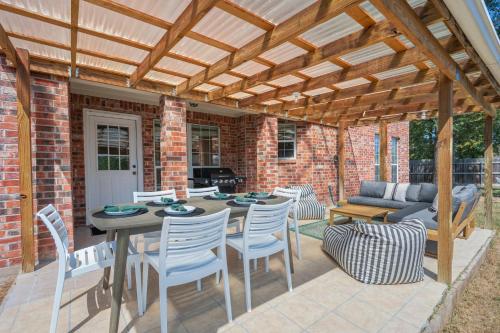 5BD Texas Charm - Play Ball Theme & Backyard in College Station, USA