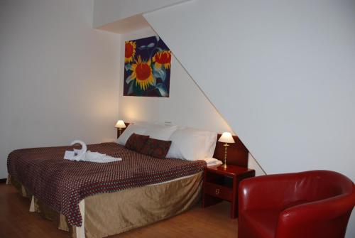 Double or Twin Room image 4