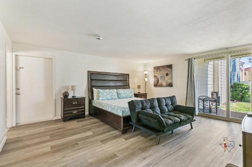 Two-Bedroom Apartment image 6