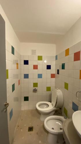 One-Bedroom Deluxe Apartment image 5