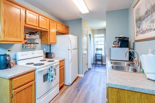 Horn Lake Vacation Rental about 14 Mi to Memphis! Horn Lake Vacation Rental about 14 Mi to Memphis!