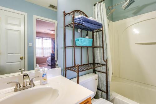 Horn Lake Vacation Rental about 14 Mi to Memphis! Horn Lake Vacation Rental about 14 Mi to Memphis!