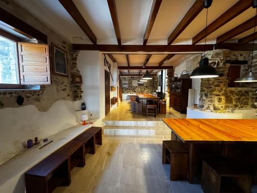 Albergue Mas de la Montaña del Cocodrilo (Albergue Mas de la Montana del Cocodrilo) in Puertomingalvo