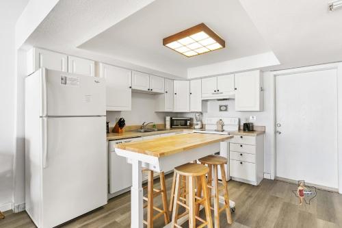 Two-Bedroom Apartment with Balcony image 9