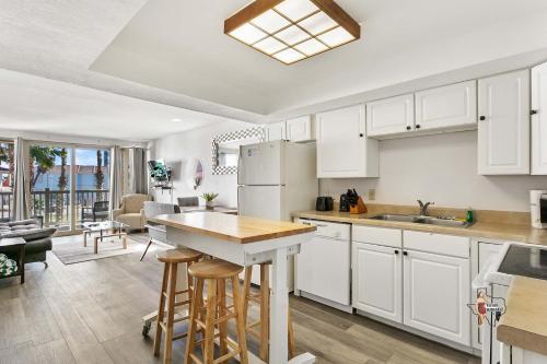 Two-Bedroom Apartment with Balcony image 10