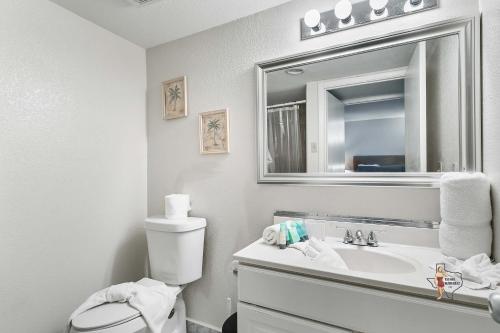 Two-Bedroom Apartment with Balcony image 5