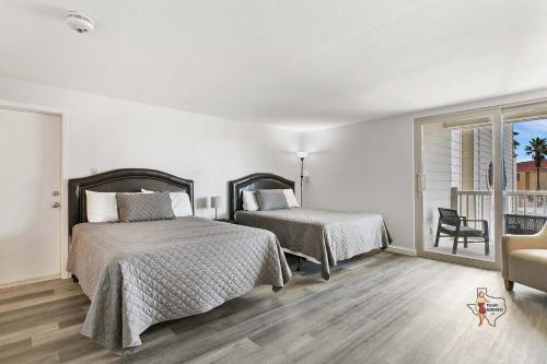 Two-Bedroom Apartment with Balcony image 4