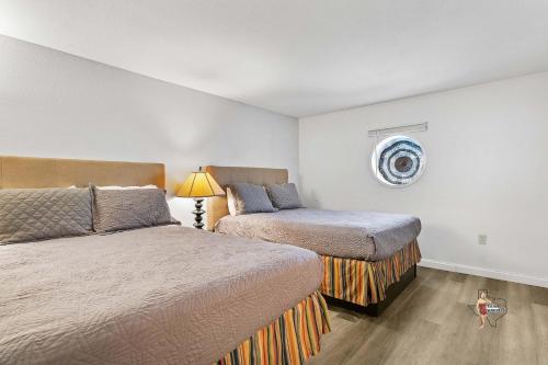 Two-Bedroom Apartment with Balcony image 6