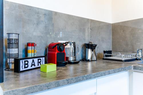 1-BR Monaco Apartment - 1 minute to Monaco 1-BR Monaco Apartment - 1 minute to Monaco