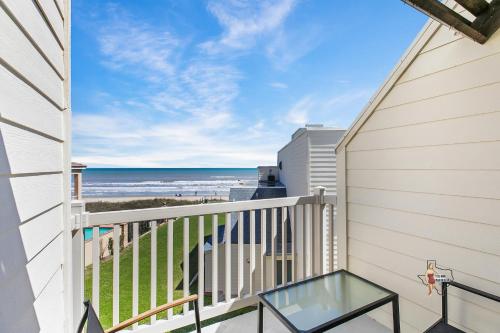 Three-Bedroom Apartment with Ocean View room in Bahia Mar Solare Beachfront Resort Condos with Two Pools
