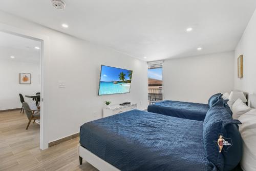 Three-Bedroom Apartment with Ocean View image 6