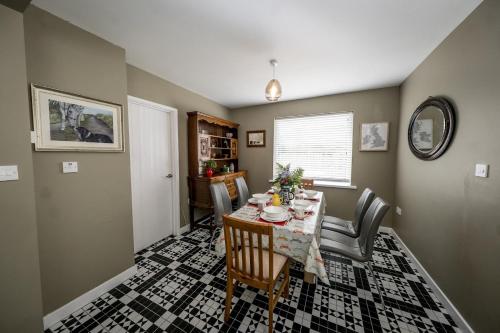 kuhinja, City of Derry Farmhouse Country Retreat in Ardmore