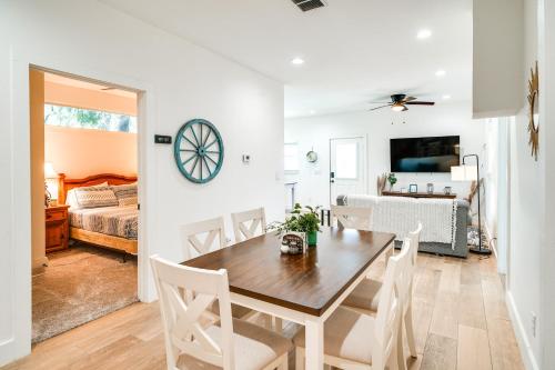 Legacy Ranch Escape Game Room and Lake Access in Хондо (Техас)