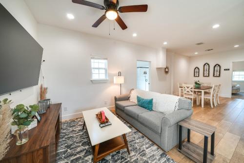 Legacy Ranch Escape Game Room and Lake Access in Хондо (Техас)