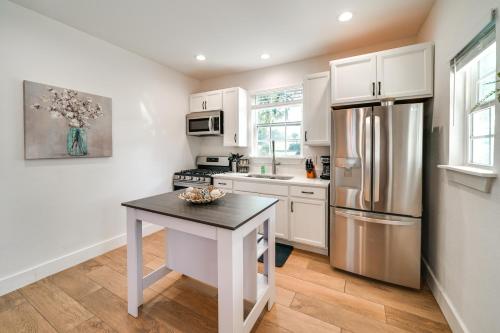 Legacy Ranch Escape Game Room and Lake Access in Хондо (Техас)