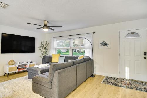 Pinellas Park Home with Pool 9 Mi to Beach! in Pinellas Park, USA
