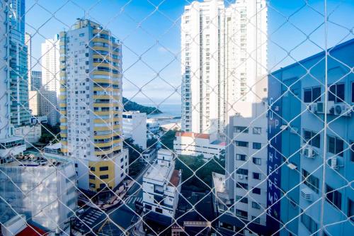 Apto com vista para o mar na Barra Norte YF4514