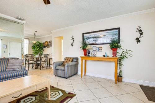 Ft Lauderdale Getaway with Yard about 4 Mi to Beach! in Fort Lauderdale, USA