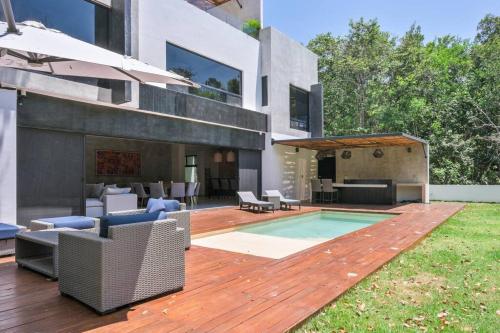KINAN - Golf Course Exclusive Villa in Tulum Country Club in Akumal, Mexico